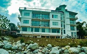 Hotel River Retreat